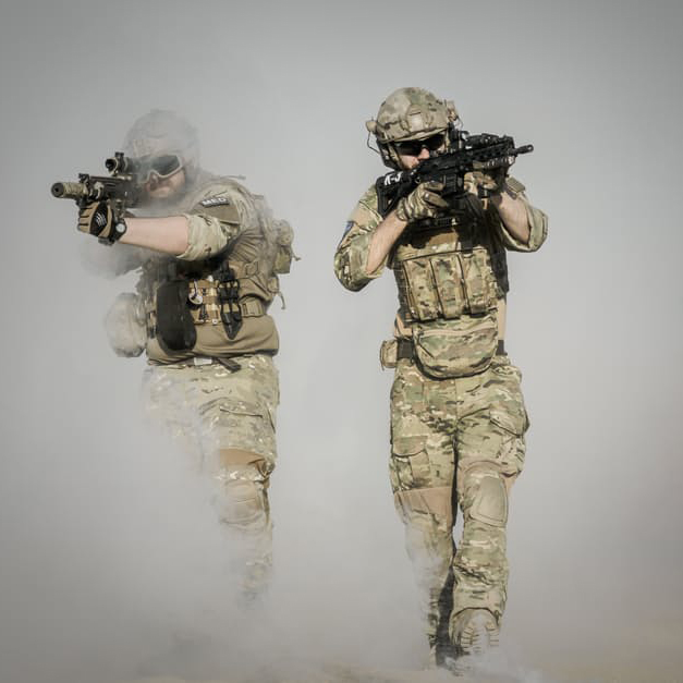 Comment se développent les bottes militaires?
