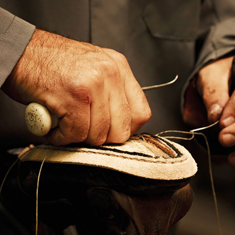 What are the production techniques of military boots.jpg