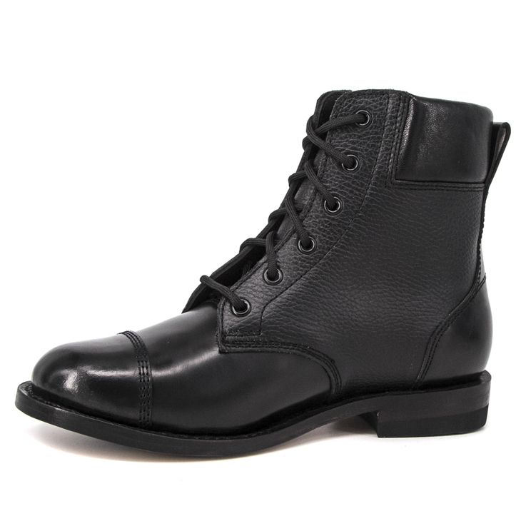6113-8 Bottes en cuir 