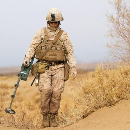 Que dois-je considérer avant d'acheter des bottes militaires?